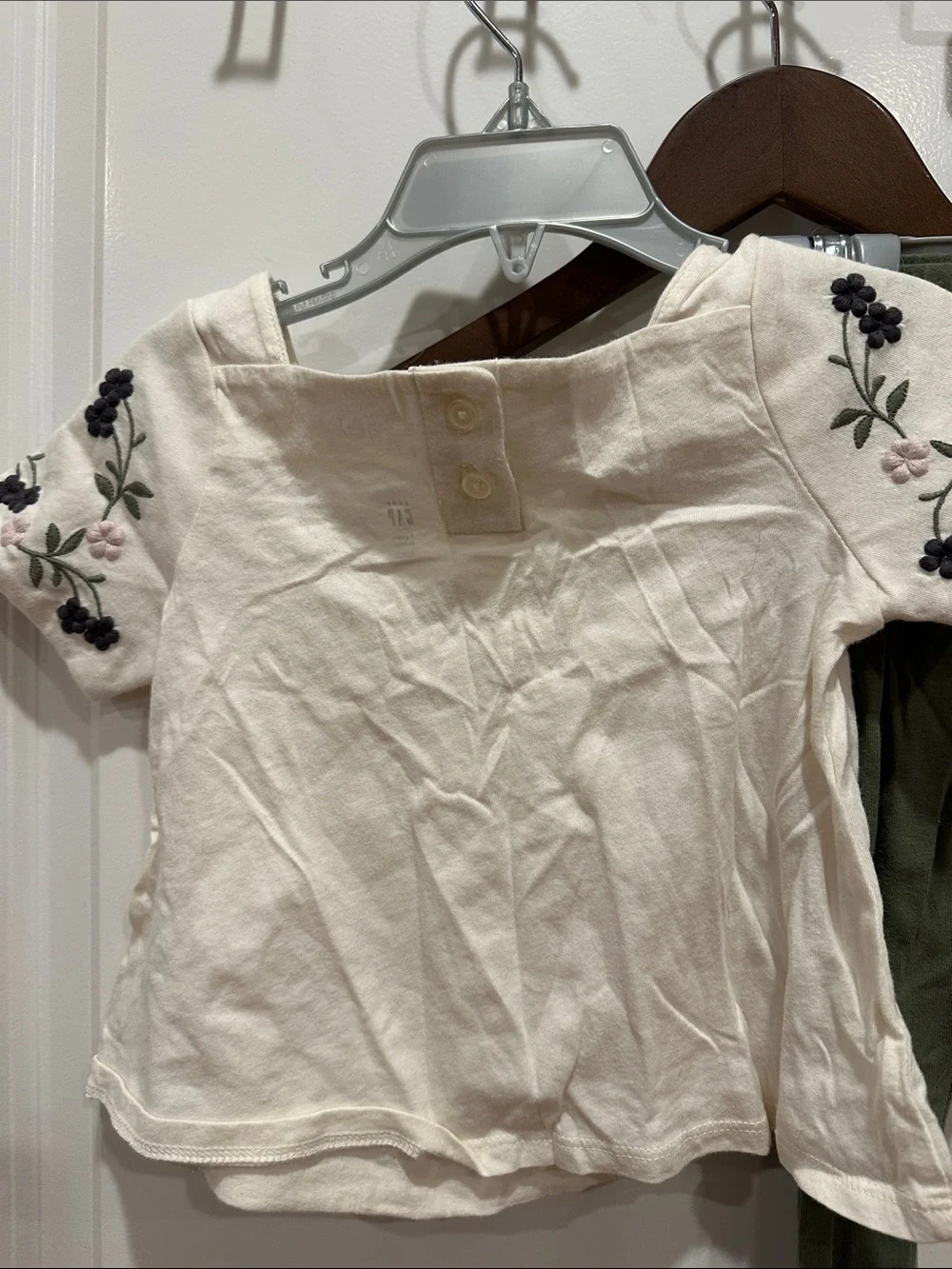 Gap Cream Embroidered Top with Old Navy Olive Green Leggings Set